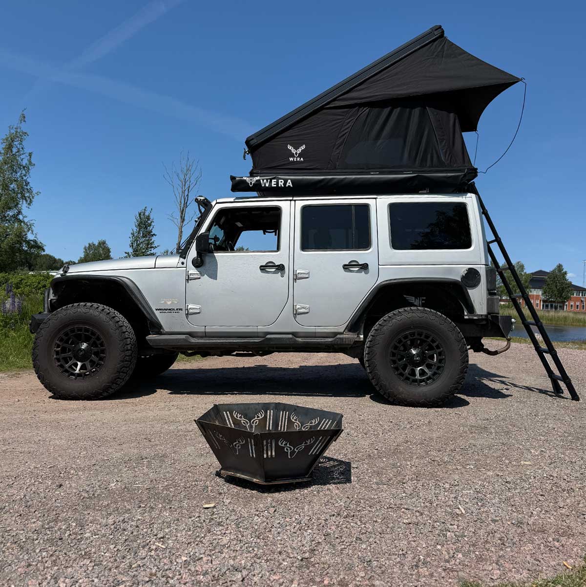 Rooftop tent Nordic Light - Hardshell tent
