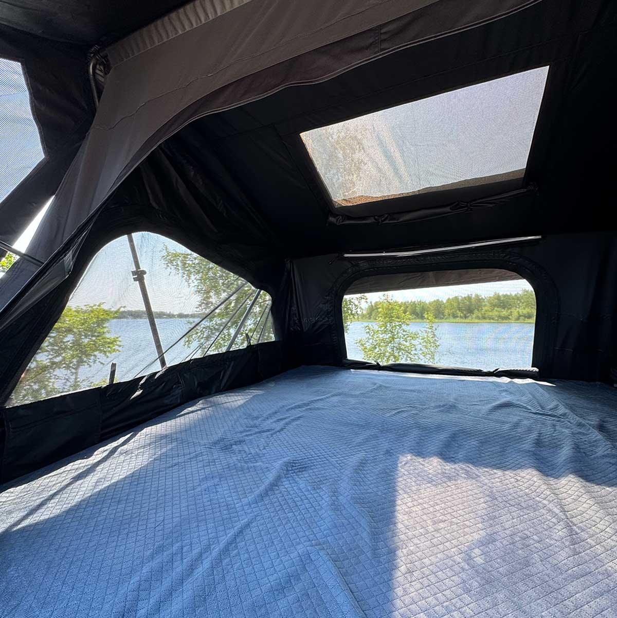 Rooftop tent Nordic Light - Hardshell tent