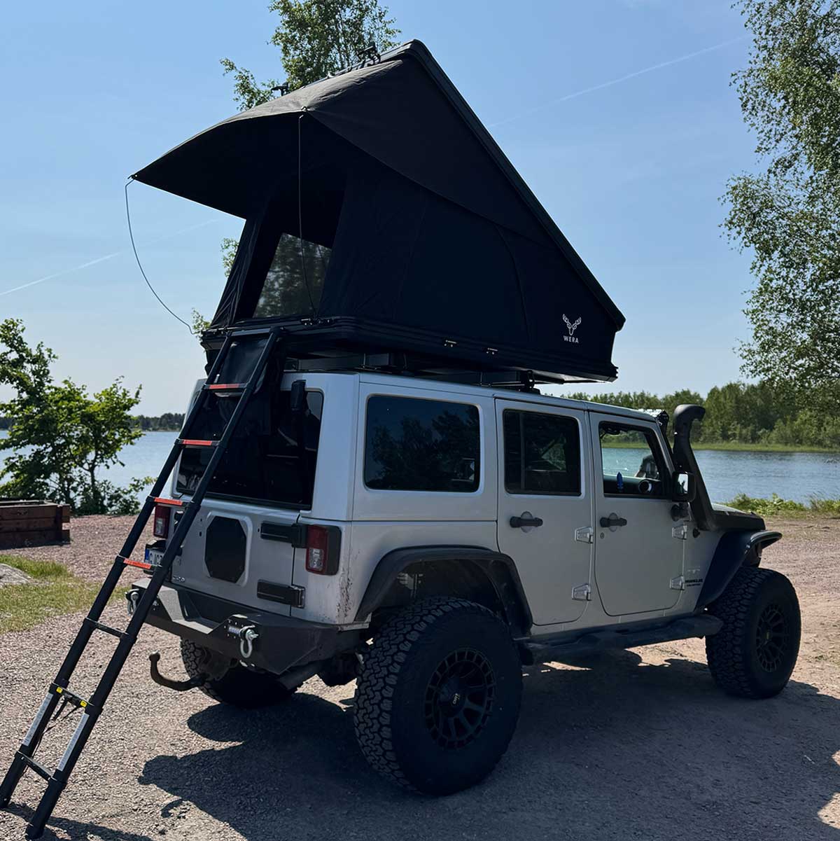 Rooftop tent Nordic Light - Hardshell tent